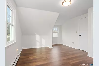 8 Raleigh Road, Bridgeport, CT 06606 - Photo 15