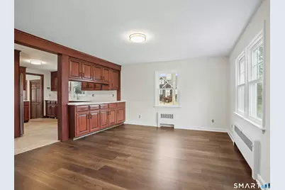 8 Raleigh Road, Bridgeport, CT 06606 - Photo 5