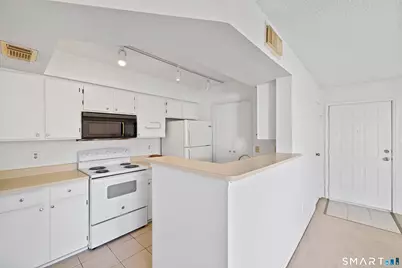 82 Crown Knoll Court #APT 151, Groton, CT 06340 - Photo 3