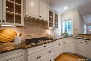 123 Bridgewater Dr, Avon, CT 06001 - Photo 7