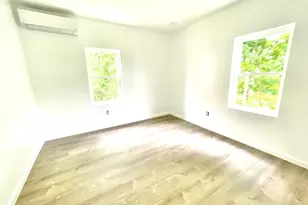 32 Lester St, Ansonia, CT 06401 - Photo 5