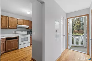 135 Wellington Dr, Farmington, CT 06032 - Photo 3