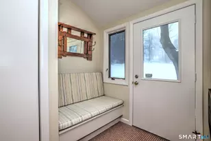 54 Tumblebrook Rd, Woodbridge, CT 06525 - Photo 7