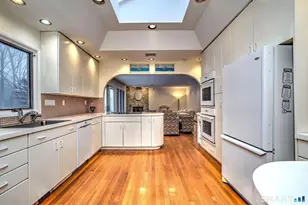 54 Tumblebrook Rd, Woodbridge, CT 06525 - Photo 5