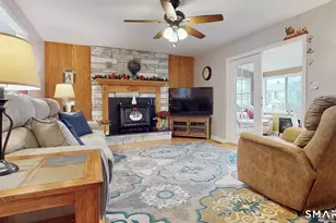 22 Hollywood Ave, Milford, CT 06460 - Photo 7