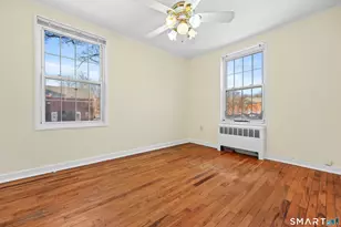 33 Nob Hill Cir, Bridgeport, CT 06610 - Photo 9