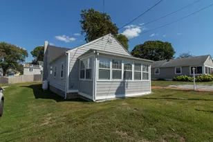 38 Mohican Rd, Old Saybrook, CT 06475 - Photo 1