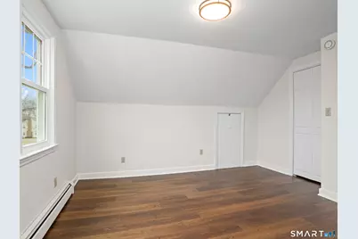 8 Raleigh Road, Bridgeport, CT 06606 - Photo 15