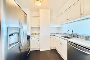 25 Forest St, Stamford, CT 06901 - Photo 5