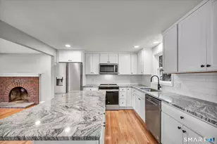 84 Raffia Rd, Enfield, CT 06082 - Photo 3