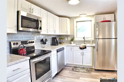 70 Whitney Road, Manchester, CT 06040 - Photo 5