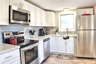 70 Whitney Rd, Manchester, CT 06040 - Photo 5