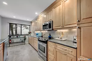 859 Heritage Vlg, Southbury, CT 06488 - Photo 7