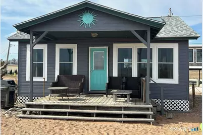 92 Caroline Road, East Haven, CT 06512 - Photo 3