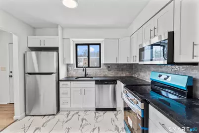 83 Sutton Place #83, Bloomfield, CT 06002 - Photo 5