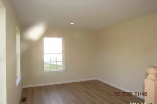 31 Warm Earth Rd, Naugatuck, CT 06770 - Photo 5