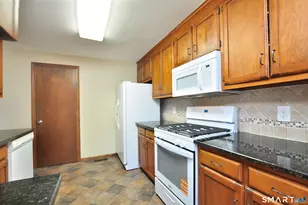 83 Oak Forest Dr, Manchester, CT 06040 - Photo 17