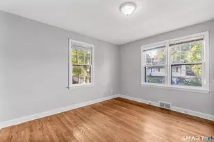 339 Goldenrod Ave, Bridgeport, CT 06606 - Photo 13