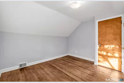 339 Goldenrod Avenue, Bridgeport, CT 06606 - Photo 21