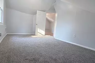 81 Myrtle St, Meriden, CT 06450 - Photo 23