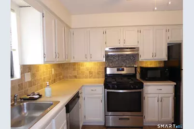 140 Thompson Street #APT 2B, East Haven, CT 06513 - Photo 3