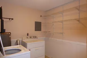 140 Thompson St, East Haven, CT 06513 - Photo 17