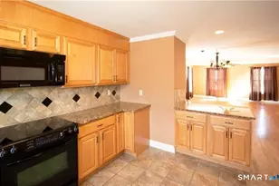 38 Hooper St, Norwich, CT 06360 - Photo 3