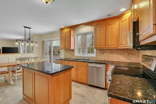 72 Willowbrook Rd, Cromwell, CT 06416 - Photo 9