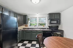 144 Warsaw St, Fairfield, CT 06825 - Photo 7