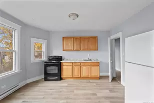 33 Albert Pl, Waterbury, CT 06702 - Photo 5