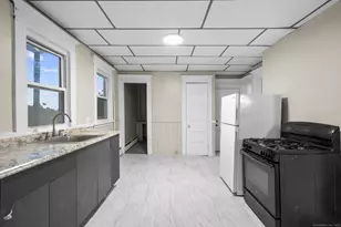 37 Plaza Ave, Waterbury, CT 06710 - Photo 5