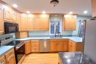 100 Beacon St, Bristol, CT 06010 - Photo 17