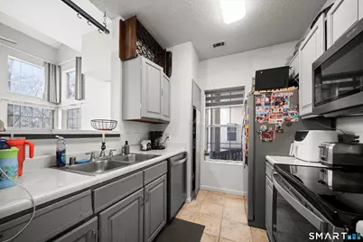 211 Carriage Crossing Lane #211, Middletown, CT 06457 - Photo 9