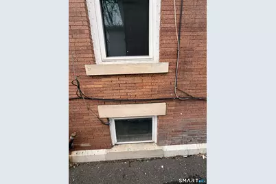 35 Burton Street, Hartford, CT 06112 - Photo 33