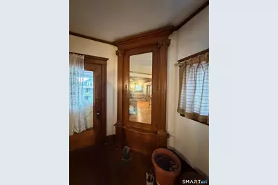 35 Burton Street, Hartford, CT 06112 - Photo 17