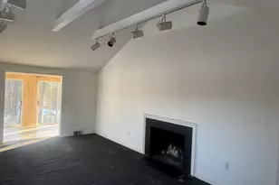 33 Wood Pond Rd, West Hartford, CT 06107 - Photo 3