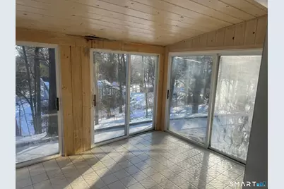 33 Wood Pond Road, West Hartford, CT 06107 - Photo 5