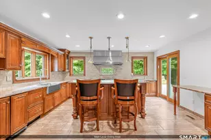 190 E Rocks Rd, Norwalk, CT 06851 - Photo 15