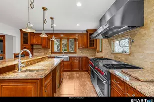 190 E Rocks Rd, Norwalk, CT 06851 - Photo 13