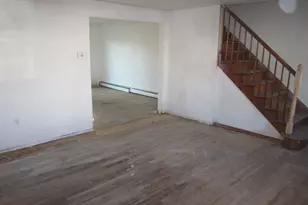 37 Graham Rd, East Hartford, CT 06118 - Photo 5