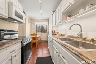 3 Bayberry Ct, Cromwell, CT 06416 - Photo 9