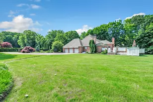 24 Brierwood Dr, Orange, CT 06477 - Photo 31