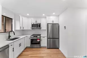 100 Maple Tree Ave, Stamford, CT 06906 - Photo 9