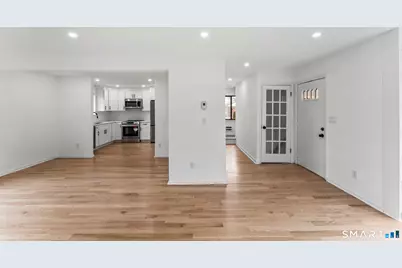 100 Maple Tree Avenue #APT 7, Stamford, CT 06906 - Photo 5