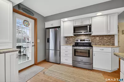 10 East Shore Avenue, Groton, CT 06340 - Photo 15