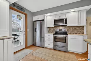 10 E Shore Ave, Groton, CT 06340 - Photo 15