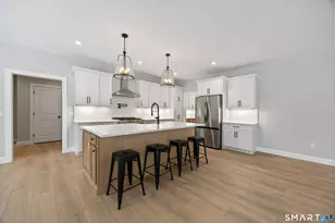 27 Greenwich Pl, Colchester, CT 06415 - Photo 9