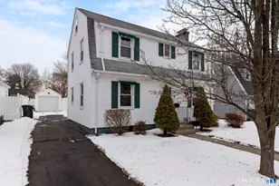 122 Argyle Ave, West Hartford, CT 06107 - Photo 3