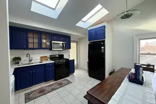 883 Montauk Ave, New London, CT 06320 - Photo 1