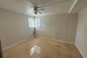 34 Seaver Cir, Bridgeport, CT 06606 - Photo 9